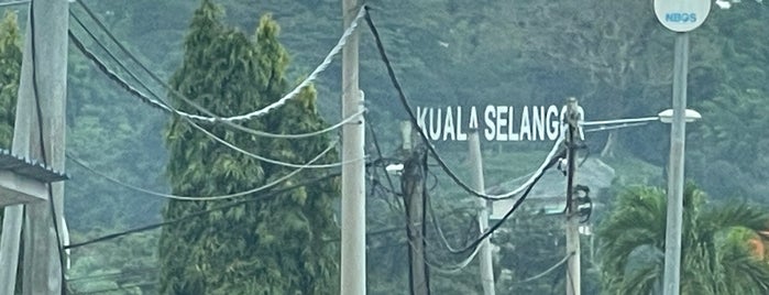 Kuala Selangor is one of สถานที่ที่ ꌅꁲꉣꂑꌚꁴꁲ꒒ ถูกใจ.