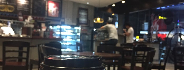 Bo's Coffee Atria is one of สถานที่ที่ Pam ถูกใจ.