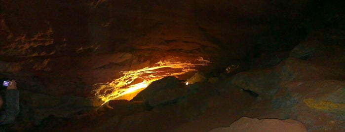 Дикие пещеры в Саблино is one of Locais salvos de Елена.