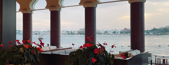 Marsa Katara Restaurant & Bungalows is one of Tempat yang Disukai Omar.