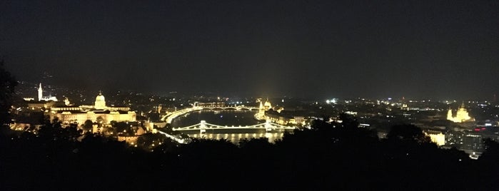 Budapest is one of Lieux qui ont plu à Lamia.