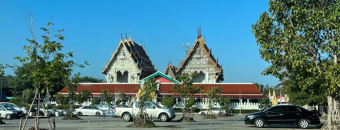 Wat Chaeng Siri Samphan is one of Temple.