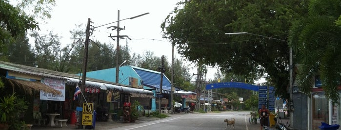 เกาะคอเขา is one of Phuket.