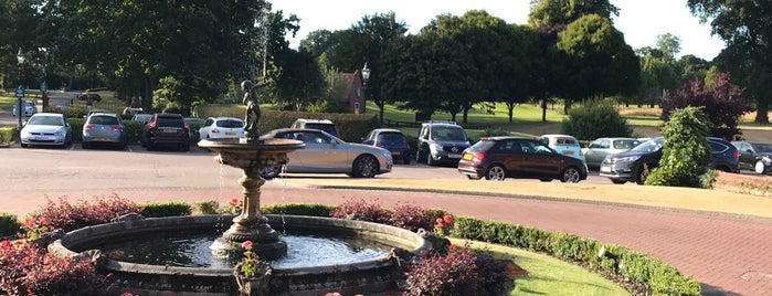 Sprowston Manor Marriott Hotel & Country Club is one of Phat's Saved Places.