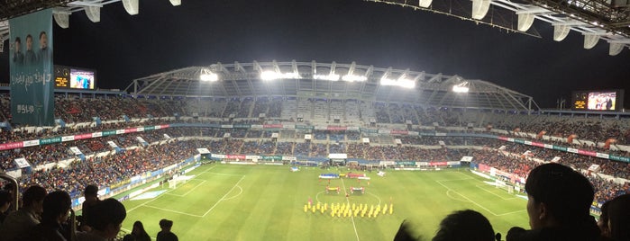Daejeon Worldcup Stadium is one of Sports Venues : Visited.