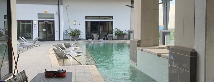 Gables West Ave Pool is one of สถานที่ที่ Luis ถูกใจ.