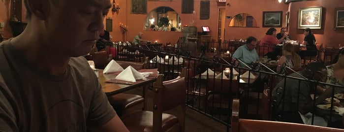 Cervantes Restaurant & Lounge is one of tacoquerque.
