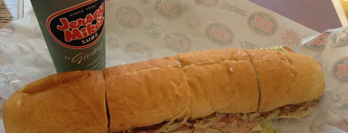 Jersey Mike's Subs is one of Lugares favoritos de Michael.