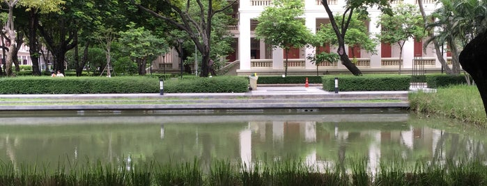 Faculty of Arts Gate is one of Locais curtidos por Vee.