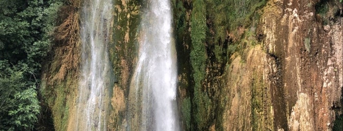 La Cascade is one of Tempat yang Disukai Bernard.