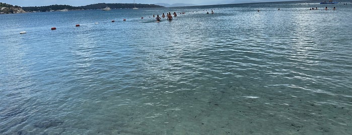 İş Bankası Dinlenme Tesisleri is one of Çeşme beach.