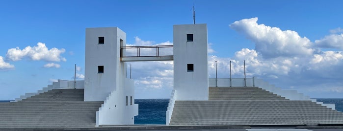 羽伏浦海岸 is one of 東京界隈の綺麗げな浜🏖.