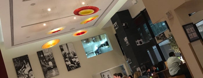 Vapiano is one of Lugares favoritos de Ronald.