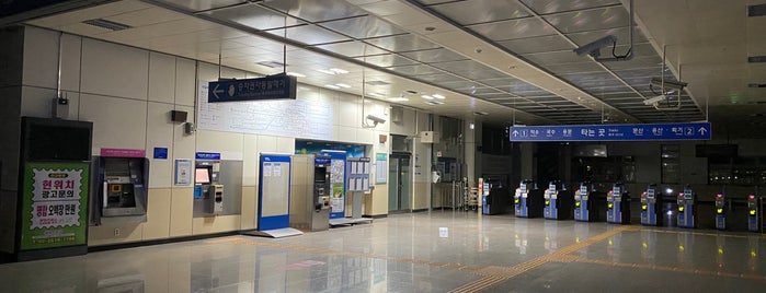 ヤンウォン駅 is one of 수도권 도시철도 1.