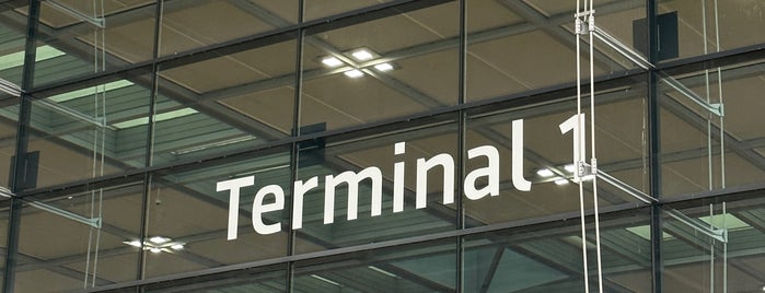 Terminal 1 is one of Christoph'un Beğendiği Mekanlar.
