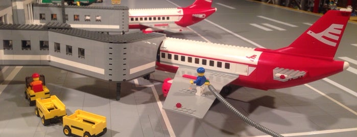 Kockajáték LEGO Kiállítás is one of Tempat yang Disukai Lilla 💻📱🎭.