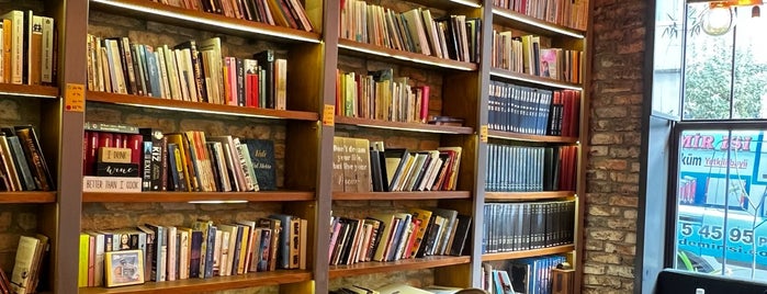 Minoa Bookstore & Café is one of Istanbul Cafes.