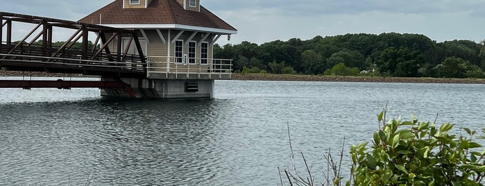 Newark Reservoir is one of Hiking.