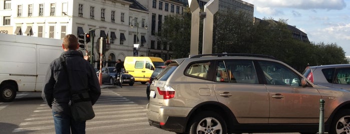 Porte de Namur is one of Bruxelas.