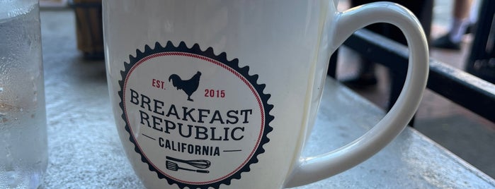 Breakfast Republic is one of Lugares favoritos de Monica.