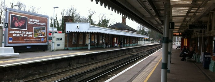 Leatherhead Railway Station (LHD) is one of South London Train Stations.