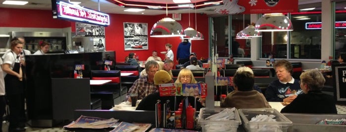 Steak 'n Shake is one of Donovan’s Liked Places.