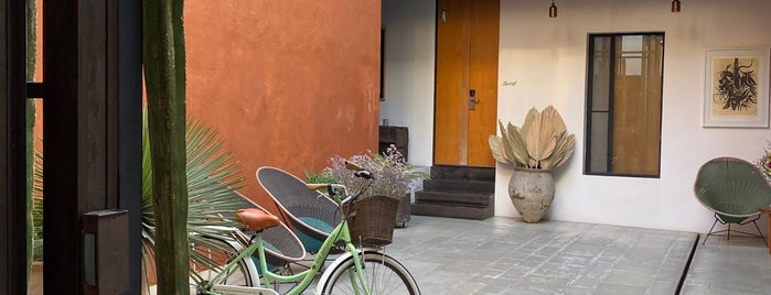 Hotel Los Amantes is one of oaxaquits.