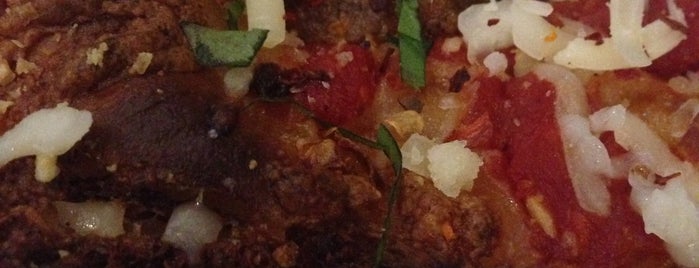 Roma Rodante FoodTruck is one of Jueves de cena con chelas.