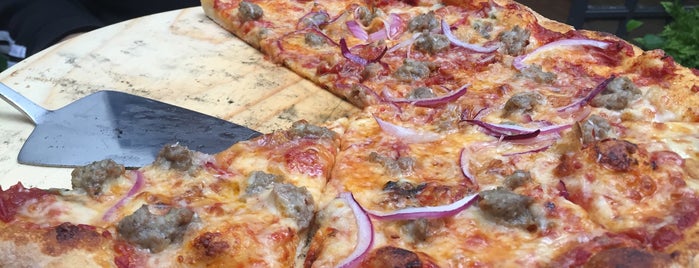 Pizza Local is one of The 15 Best Places for Pizza in Mexico City.