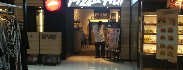 Pizza Hut is one of Pizzaiolo (Lokal).