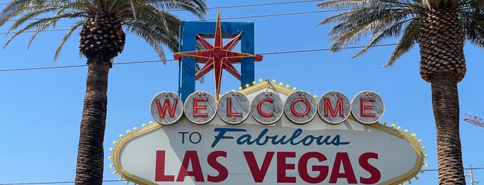 Welcome To Fabulous Las Vegas Sign is one of Vegas things to do.