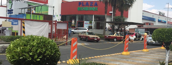 Plaza Exhibimex Food Court is one of Luis'in Beğendiği Mekanlar.