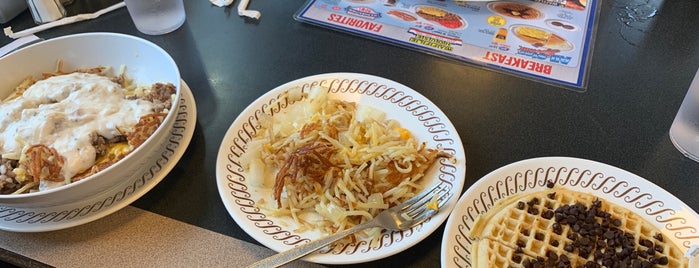 Waffle House is one of Heidiさんのお気に入りスポット.