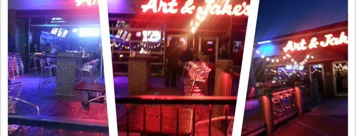 Art & Jake's Sports Bar and Grill Shelby is one of Krissyさんのお気に入りスポット.