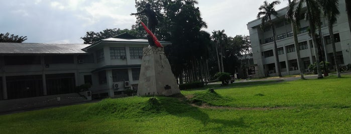 UP Oblation (Sam F. Trelease and Emma Sarepta Yule Park) is one of 1.