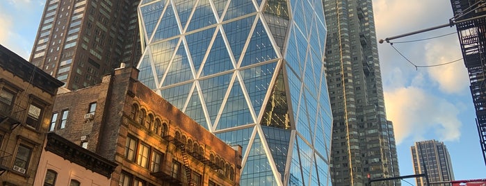 Hearst Tower is one of Jaye'nin Kaydettiği Mekanlar.