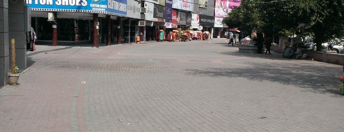 Liberty Market is one of Pakistan Malls & Bazars.