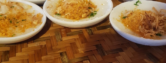 Song Trang Restaurant is one of Đồ ăn sài gòn.