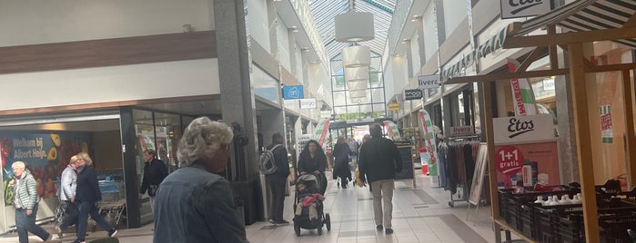Winkelcentrum 't Loo is one of Heiloo & omstreken.