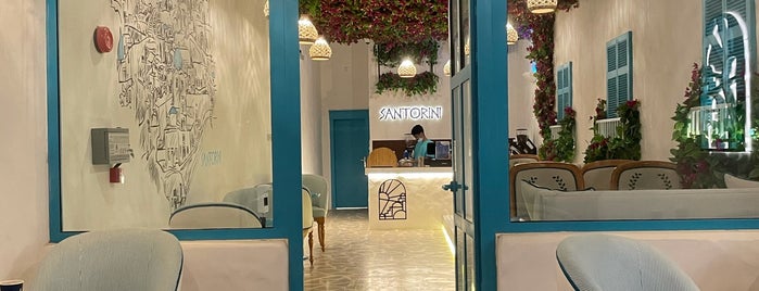 SANTORINI Cafe is one of Osamah's Saved Places.