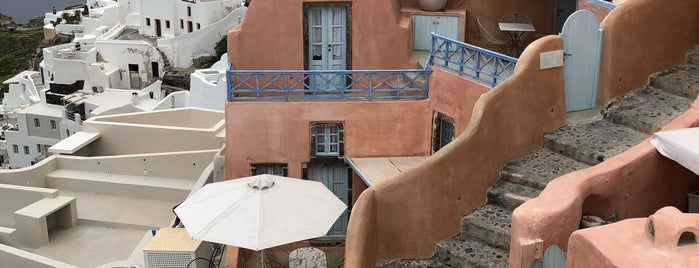 Kastro Oia Houses is one of Grecia.