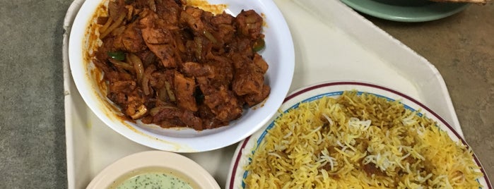Pakiza Restaurant is one of Unofficial LTHForum Great Neighborhood Restaurants.