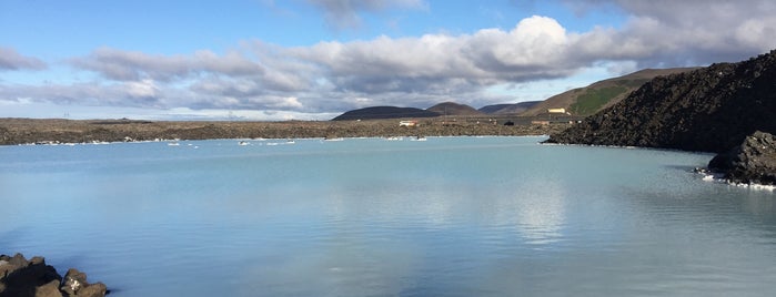 Bláa lónið (Blue Lagoon) is one of Iceland.