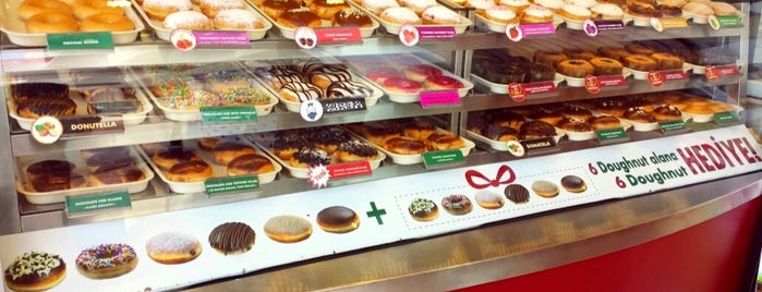 Krispy Kreme is one of Lugares favoritos de ilknur.