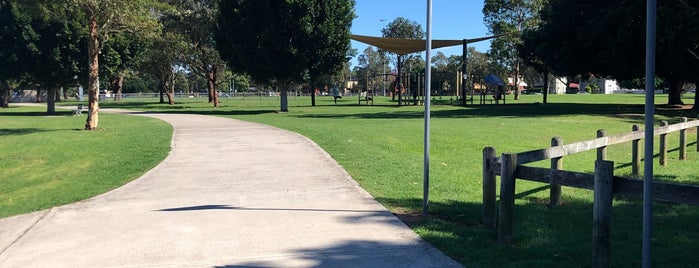 Cooks River Walkway is one of Lugares favoritos de Darren.