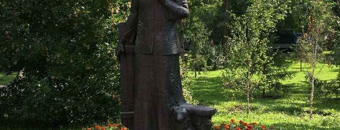 Памятник А. Ларионовой is one of Roman : понравившиеся места.