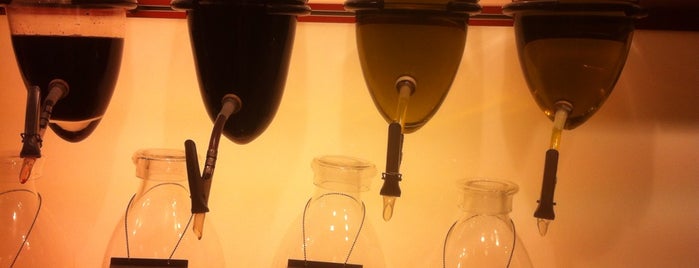 Oil & Vinegar is one of Vancra’s Liked Places.