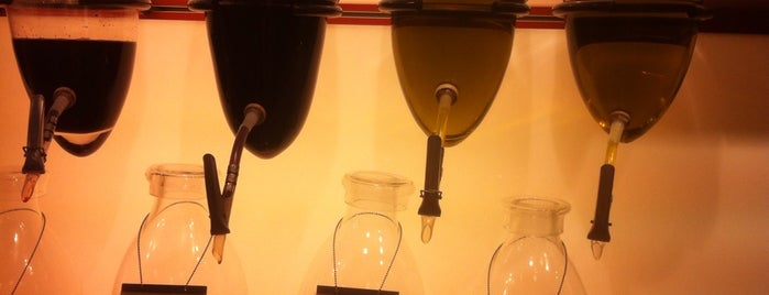 Oil & Vinegar is one of Tempat yang Disukai Vancra.