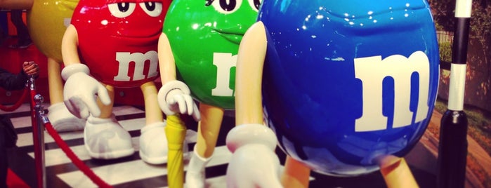 M&M's World is one of Favorite Food & Place.