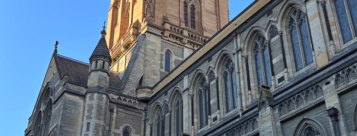 St. Paul's Cathedral is one of Melbourne.
